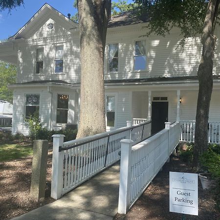 Sparrow Grove Manor Монро Екстериор снимка