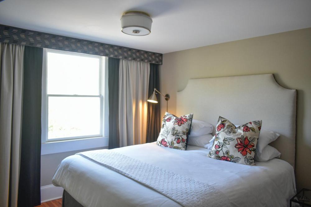 Sparrow Grove Manor Монро Екстериор снимка