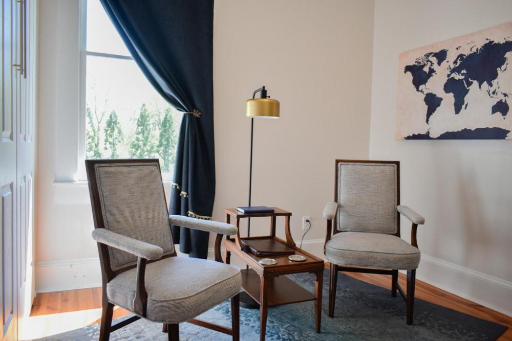 Sparrow Grove Manor Монро Екстериор снимка